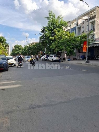 Bán đất mặt tiền Nguyễn Hoàng phường An Phú Quận 2 giá 23,5 tỷ