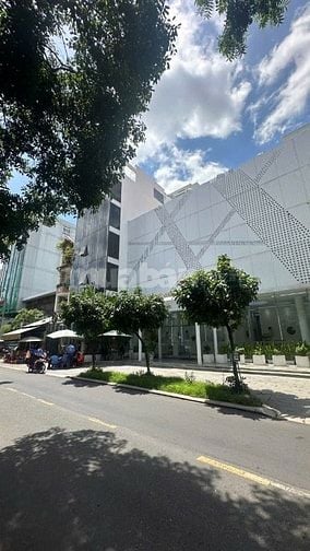 Bán toà nhà MT Q.3 - 700m2 sàn, 1 hầm 7 tầng - giá 85 tỷ