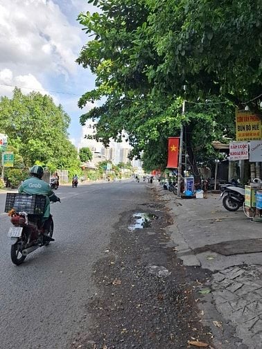 Bán đất mặt tiền Nguyễn Hoàng phường An Phú Quận 2 giá 23,5 tỷ