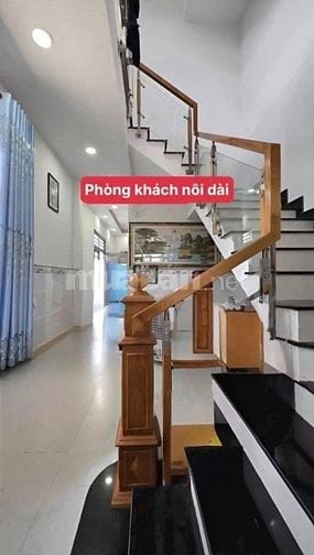 Nhà ngay Nguyễn Minh Hoàng P,12 Q.Tân Bình 81m2 cần bán gấp giá 1TY990