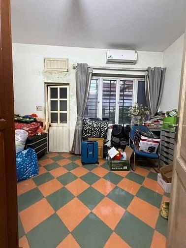 Bán nhà Huỳnh Thúc Kháng, 70m2, nhà dân xây, ngõ ô tô, phân lô