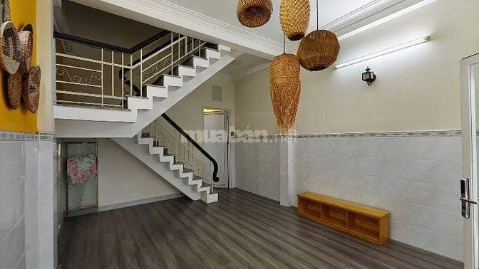 Cho thuê nhà Võ Văn Tần, P5, Quận 3