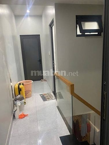 4,89 tỷ Nhà hẻm xe hơi P8 3x14 ( 1 lầu ) nhà đẹp ở liền