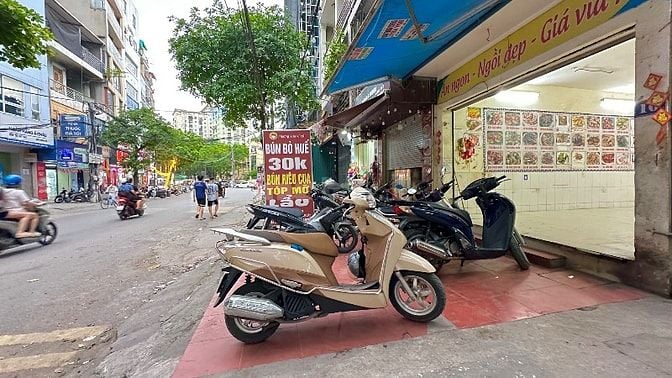 Nhà số 10 Mặt phố Chính Đền Lừ 2 - Ngã ba Nhà Thi đấu. MB57m2, Lô góc