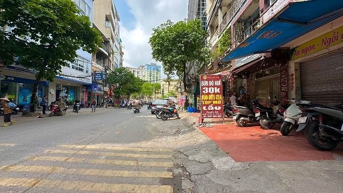Nhà số 10 Mặt phố Chính Đền Lừ 2 - Ngã ba Nhà Thi đấu. MB57m2, Lô góc