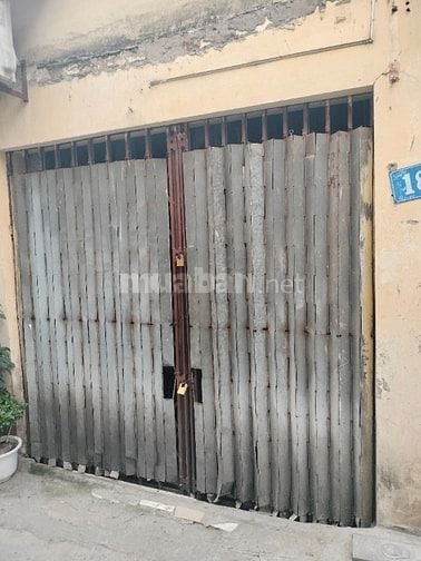 Bán nhà vị trí đẹp cấp 4 Định Công Hạ 