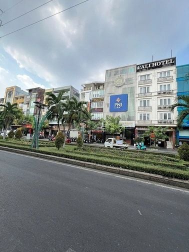 Cho Thuê Nhà Mặt Tiền 302-304 Phan Xích Long, Phường 7, Quận Phú Nhuận