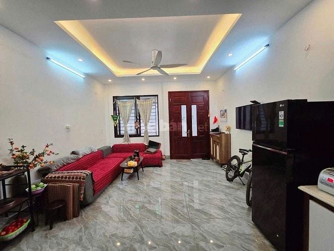 Cho thuê nhà 5 Tầng ngõ 132 Cầu Giấy