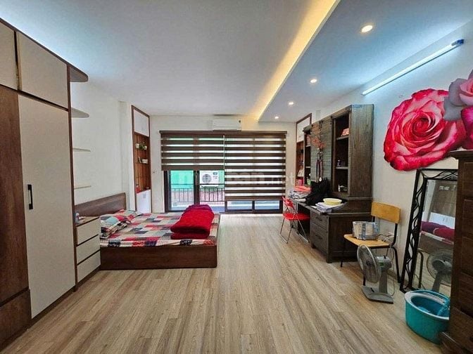 Cho thuê nhà 5 Tầng ngõ 132 Cầu Giấy