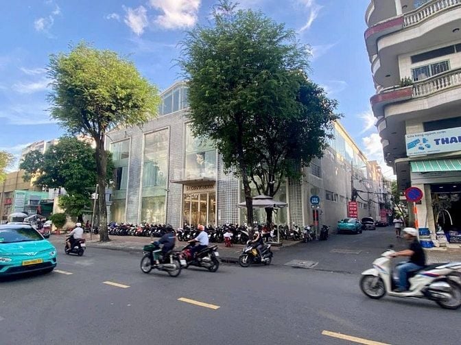 Cho Thuê Nhà Mặt Tiền: 583 Sư Vạn Hạnh, P.12 Quận 10 - Hơn 5000m2/Sàn 