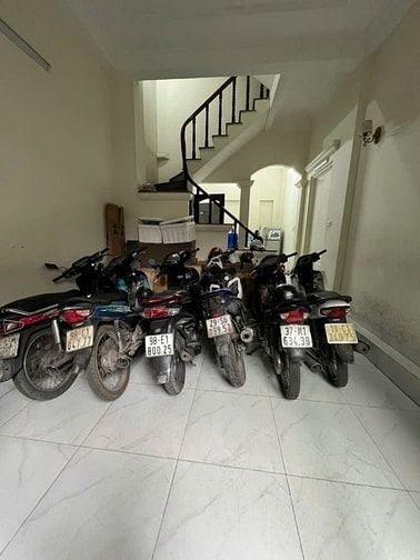 Cho thuê nhà nguyên căn C tầng – 5PN – Ngõ 133 Hồng Mai – Gần Bách Kho