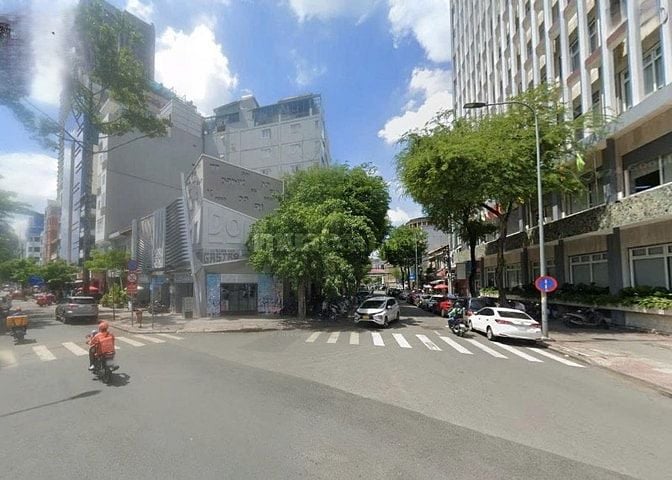 CHO THUÊ NHÀ GÓC 2MT: TÔN THẤT ĐẠM + HÀM NGHI, P.NTB, QUẬN 1, TP.HCM