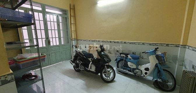 Cho thuê nhà nguyên căn Trần Quốc Toản, Quận 3, 3,7x10, 8,5tr/th