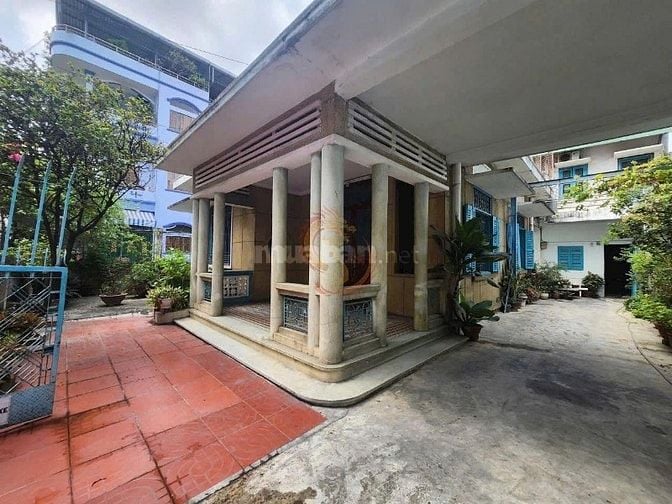 HIẾM! Bán nhà ngang LỚN 11x22m Đ. Cô Giang, Q.1 - 330m2 – 2 tầng.