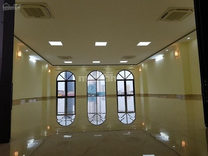 BÁN Tòa  NHÀ MẶT PHỐ  TOÀ VĂN PHÒNG - KINH DOANH - DT450 M giá 380 tỷ