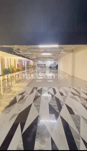 BÁN Tòa  NHÀ MẶT PHỐ  TOÀ VĂN PHÒNG - KINH DOANH - DT450 M giá 380 tỷ