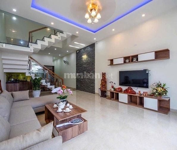 Cần bán gấp căn nhà ở Đinh Đức Thiện cách KCN Cầu Tràm 4p chạy xe