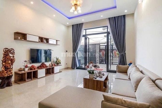 Cần bán gấp căn nhà ở Đinh Đức Thiện cách KCN Cầu Tràm 4p chạy xe