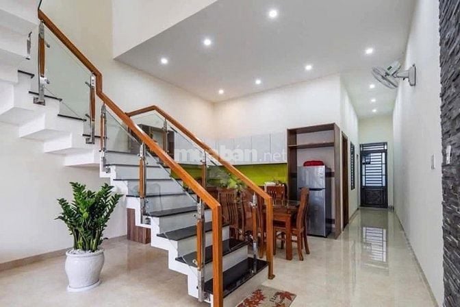 Cần bán gấp căn nhà ở Đinh Đức Thiện cách KCN Cầu Tràm 4p chạy xe