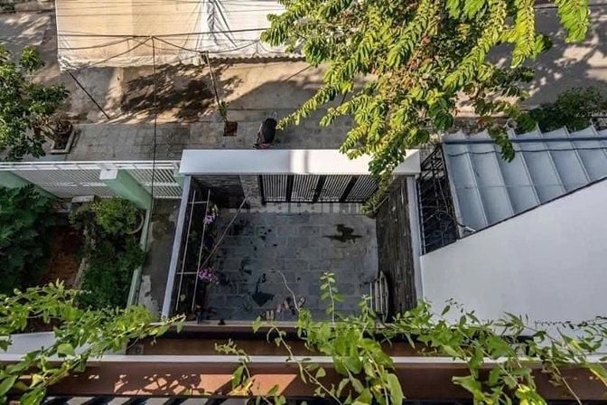 Cần bán gấp căn nhà ở Đinh Đức Thiện cách KCN Cầu Tràm 4p chạy xe