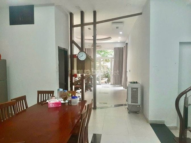 Cho thuê nhà Khu Làng Đại Học , Phước Kiển - Nhà Bè.