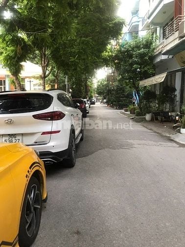 Nhà phố Hoàng Văn Thái: 60m2 gara ô tô tránh thang máy 7T chỉ 23 tỷ.