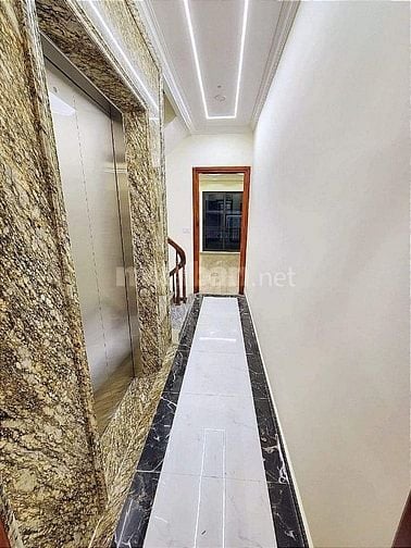 Nhà phố Hoàng Văn Thái: 60m2 gara ô tô tránh thang máy 7T chỉ 23 tỷ.