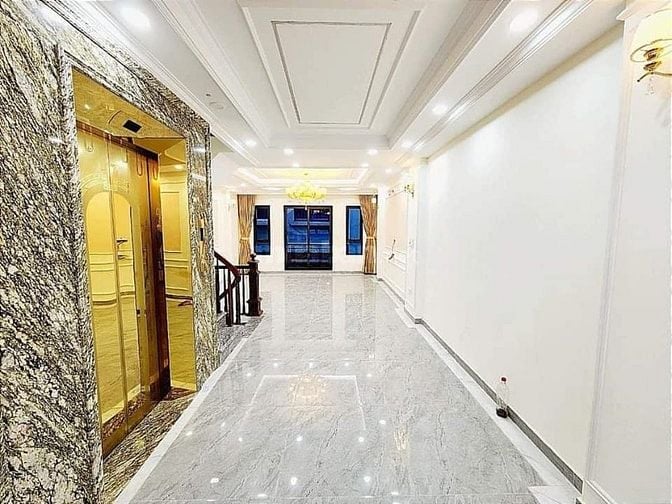 Nhà phố Hoàng Văn Thái: 60m2 gara ô tô tránh thang máy 7T chỉ 23 tỷ.
