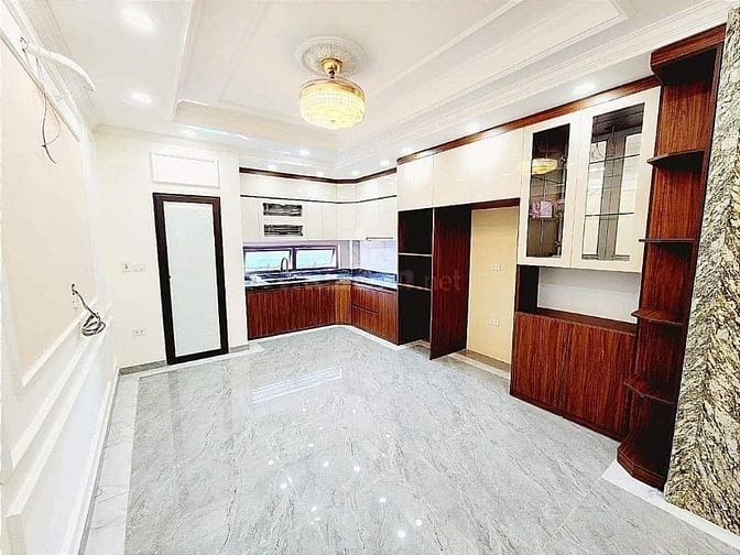 Nhà phố Hoàng Văn Thái: 60m2 gara ô tô tránh thang máy 7T chỉ 23 tỷ.