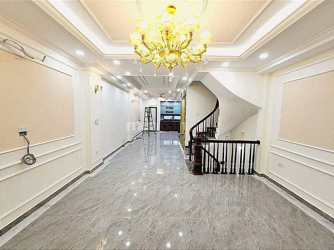 Nhà phố Hoàng Văn Thái: 60m2 gara ô tô tránh thang máy 7T chỉ 23 tỷ.