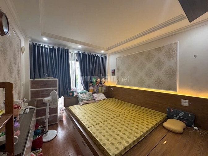 Chính chủ - Nhà đẹp Ngọc Thuỵ full nội thất