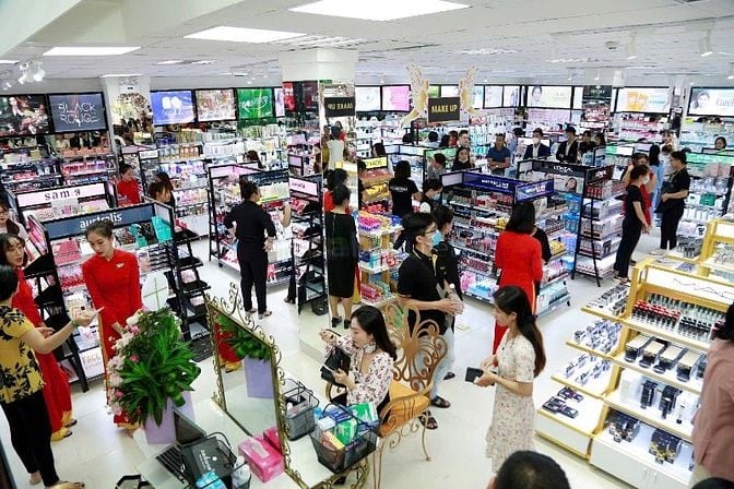 CẦN TUYỂN NHÂN VIÊN PHỤ BÁN HÀNG TẠI QUẦY SIÊU THỊ MINI