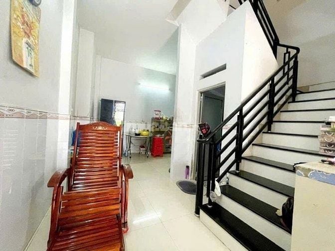 Bán lỗ nhà 1 trệt 1 lầu 80m2 2pn 3wc đường số 7 giá 6,5tr/th giá 680tr