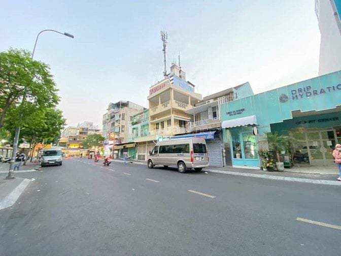  Cần bán nhà 25-27 Nguyễn Khắc Nhu, phường Cô Giang, Quận 1