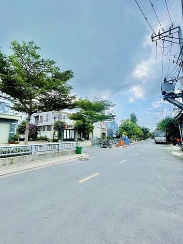 🏠BÁN ĐẤT MẶT TIỀN ĐƯỜNG 20M CÓ VỈA HÈ  — 5.1x20m NỞ HẬU