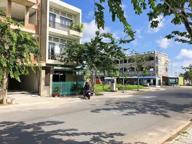sang nhượng lô đất 85m2 gần 2 dự án vingroup 0938295729