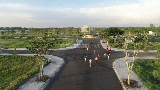 sang nhượng lô đất 85m2 gần 2 dự án vingroup 0938295729
