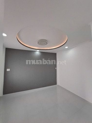 5ty5 Nhà 2 lầu đúc btct DBT P1Q8 4,2 x 8 ( 3pn ) SHR hoàn công
