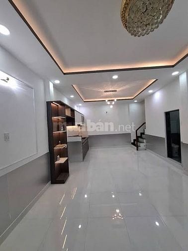 5ty5 Nhà 2 lầu đúc btct DBT P1Q8 4,2 x 8 ( 3pn ) SHR hoàn công