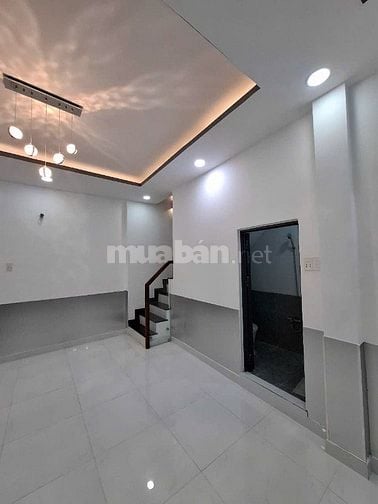5ty5 Nhà 2 lầu đúc btct DBT P1Q8 4,2 x 8 ( 3pn ) SHR hoàn công