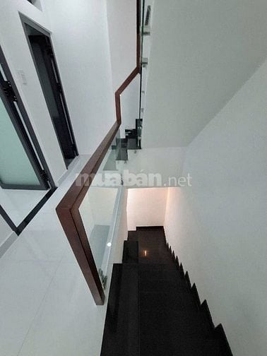 5ty5 Nhà 2 lầu đúc btct DBT P1Q8 4,2 x 8 ( 3pn ) SHR hoàn công