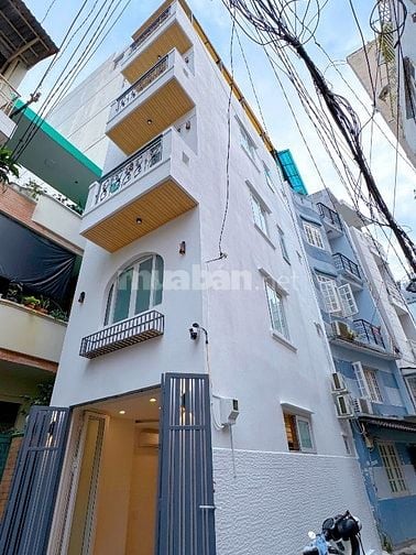 Nhà nhỏ vị trí đẹp 2 msựt hẻm xe hơi 