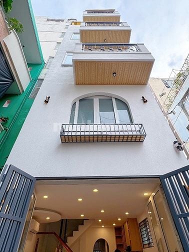 Nhà nhỏ vị trí đẹp 2 msựt hẻm xe hơi 