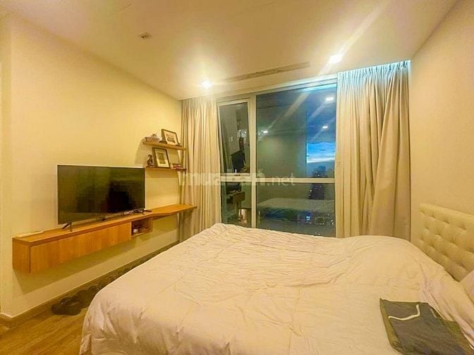 Cần bán Căn hộ tại Vinhomes Central Park tầng cao gồm 2 phòng ngủ 87m2