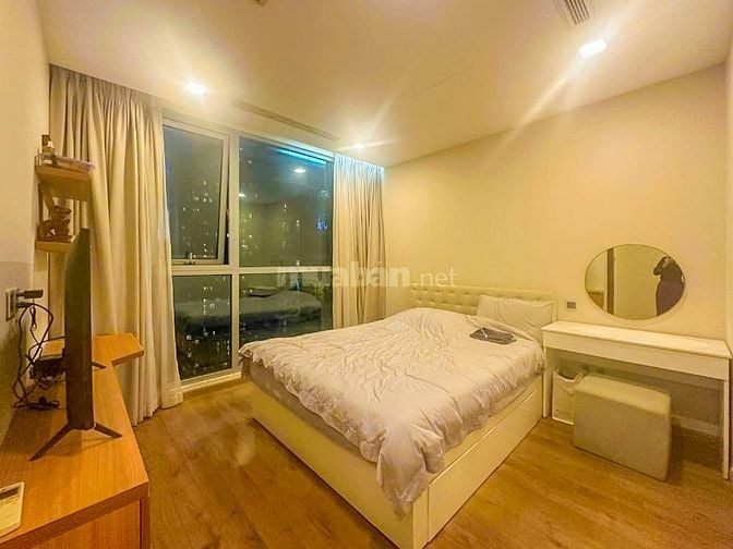 Cần bán Căn hộ tại Vinhomes Central Park tầng cao gồm 2 phòng ngủ 87m2