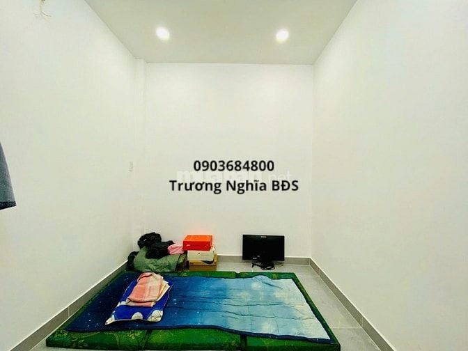Nha mat tien duong Truong Thi Hoa, khu sam uat