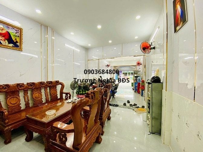 Nha mat tien duong Truong Thi Hoa, khu sam uat