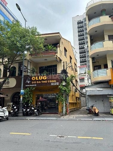 Góc Trương Quốc Dung ngay Nguyễn Văn Trỗi Phú Nhuận 3 tầng giá 23 tỷ