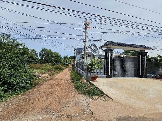 Chính chủ bán 194,8m (9,5x20,9m) full thổ cư đất vuông vức 680trieu