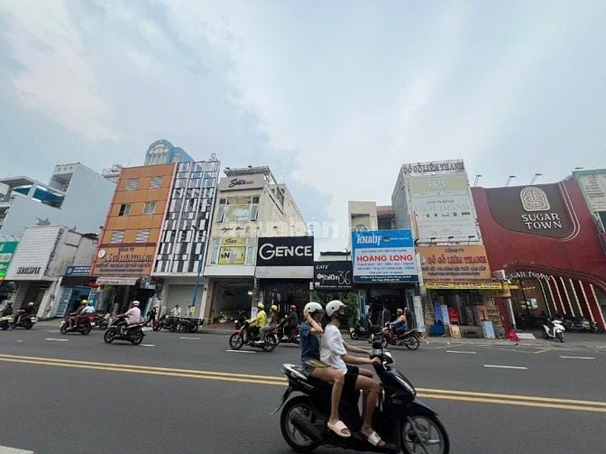 Bán nhà 4 tầng mặt tiền Đồng Xoài, P.13, Q.Tân Bình, ngay nhà ga T3